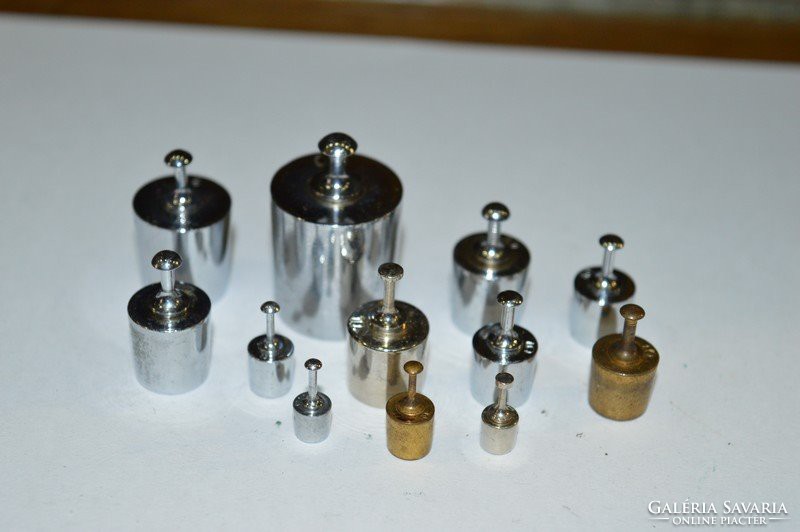 Small set of weights