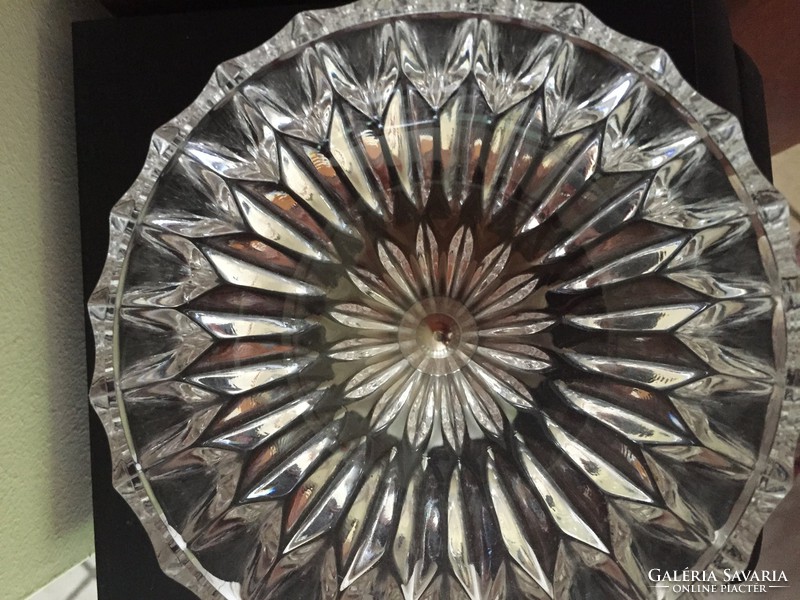 Crystal serving bowl with metal base (76)