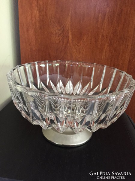 Crystal serving bowl with metal base (76)