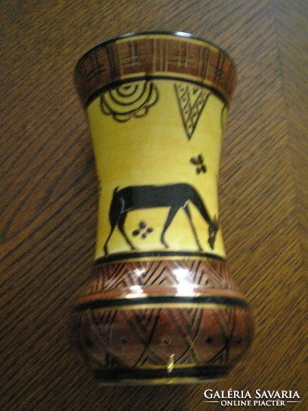 Hucul vase, deer motif