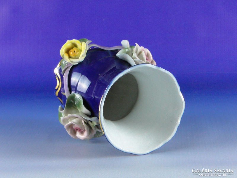 0H406 Jelzett rózsadíszes kék porcelán váza