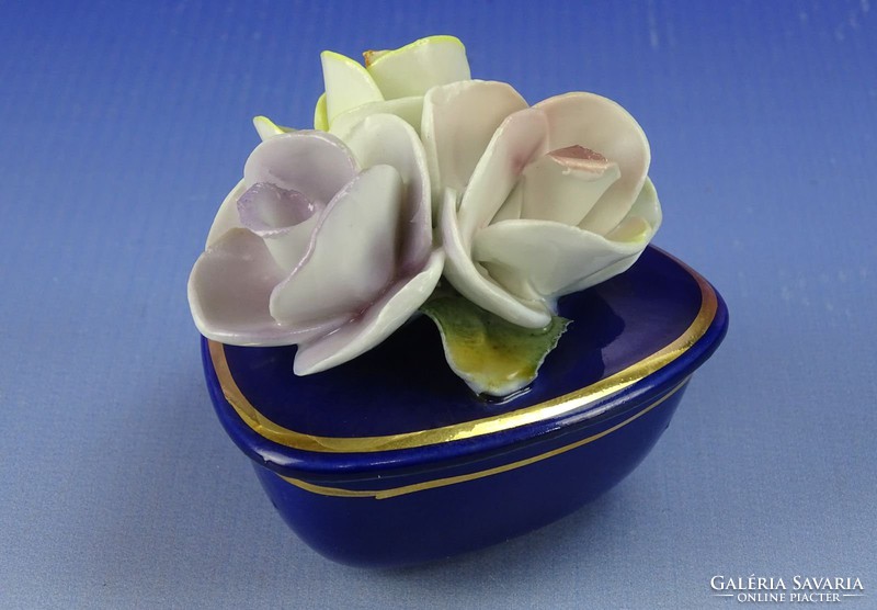 0H407 Jelzett rózsadíszes kék porcelán bonbonier