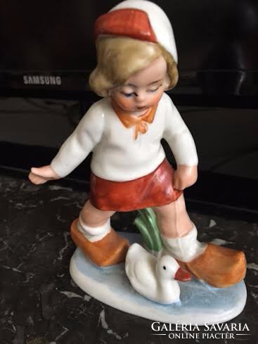 HG jelzésű antik német porcelán kislány