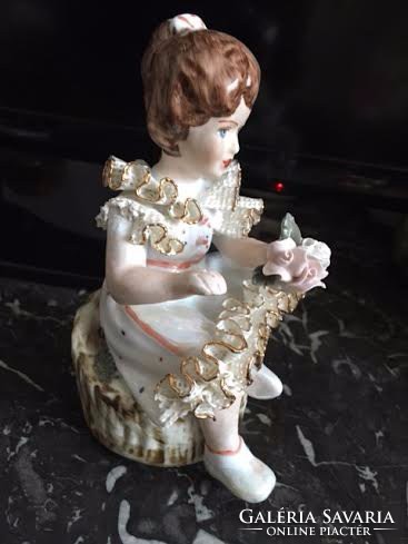 Alba Julia porcelain little girl