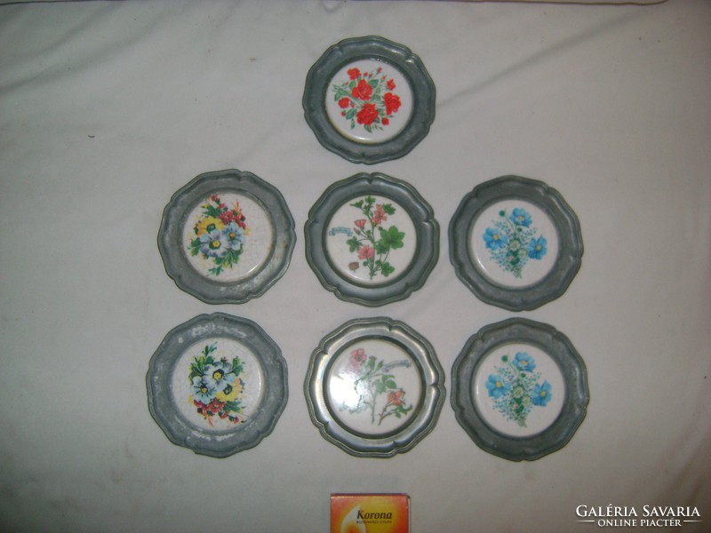 Old porcelain tin wall bowl with porcelain, placemat - seven pieces - marked, bouquet of flowers