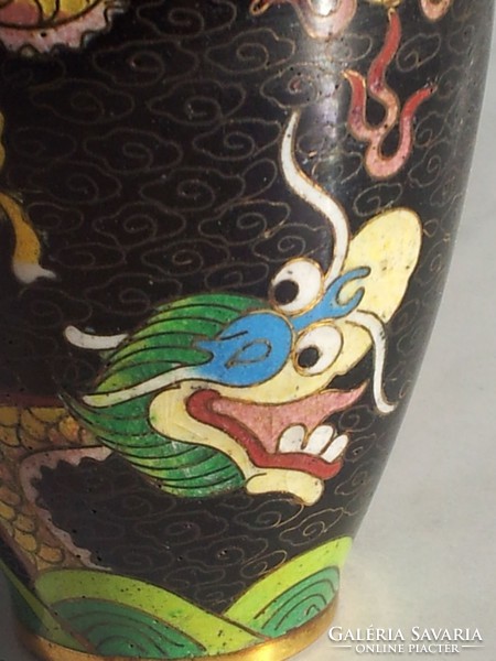 Chinese dragon enamel vase, 10 cm