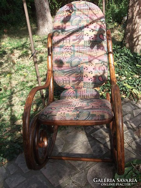 Thonet rocking chair from the 1900s, renovated, classic timeless piece.