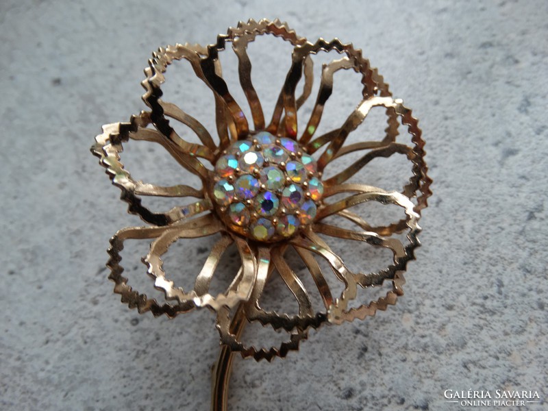 Sarah Coventry brooch with 24 carat gold overlay from 1968