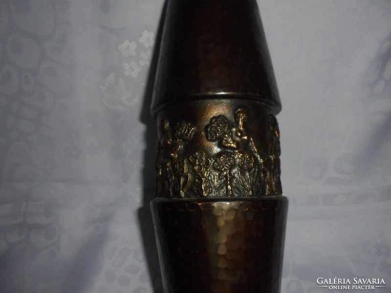 Iparművészeti bronz váza