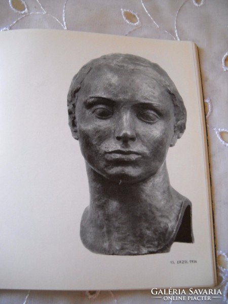 An art booklet presenting the work of Ferenczy Béni is for sale!