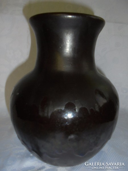 Jelzett Illés kerámia váza