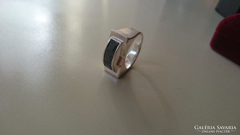 Ezüst gyűrű onixal 