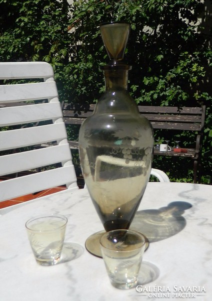 Biedermeier sizzling bottle wine rack - with pouring glasses