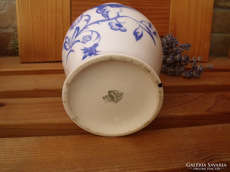 Zsolnay Chinese patterned vase