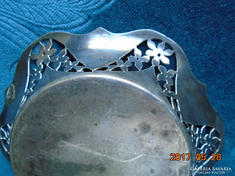 Antik Szecessziós patinás áttört virág mintás ezüstözött alpaka tálka