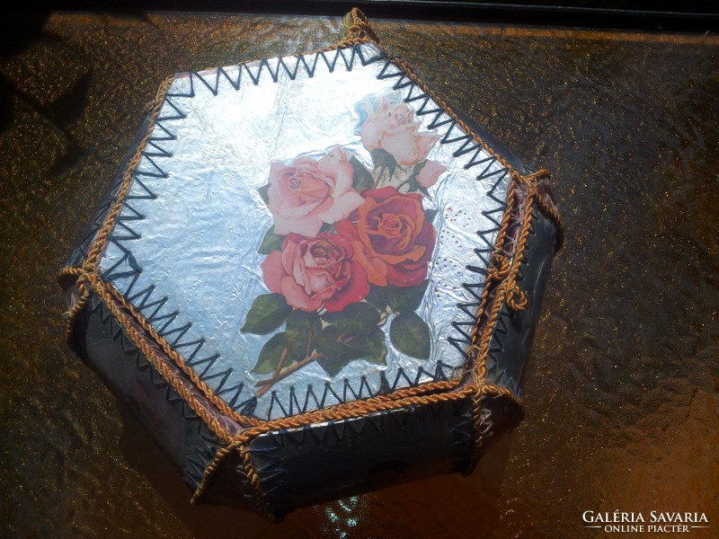 Retro hexagonal rose tissue paper souvenir box