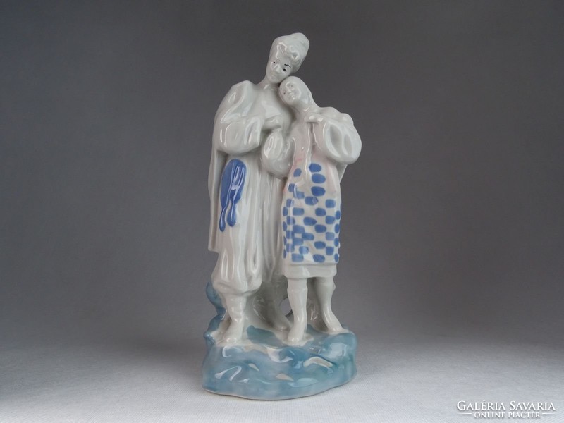 0M637 Régi legény és menyecske porcelán szobor