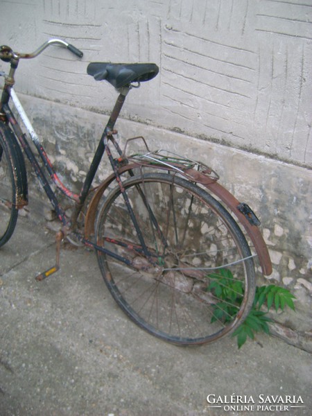 Old bicycle - e.g. For the garden, for flowers