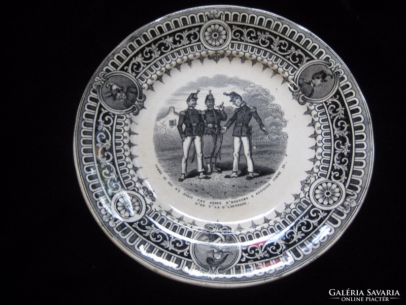 Sarreguemines antik , tányér  , katonai   jelenettel hibátlan , 20 cm