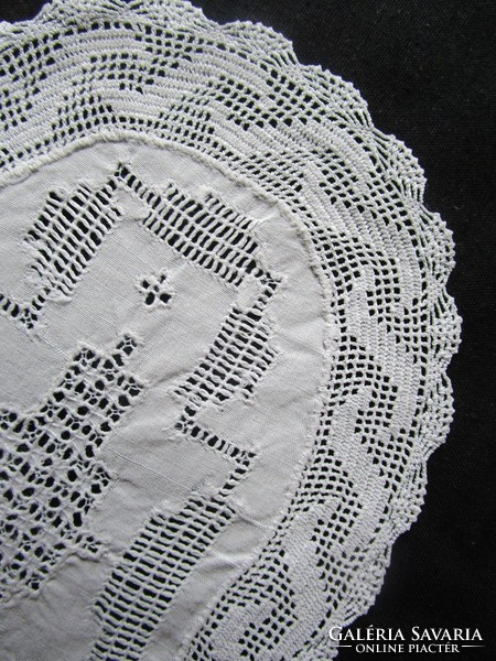 Art Nouveau oval thread lace tablecloth meticulous filigree Hungarian handwork napkin tray 1908