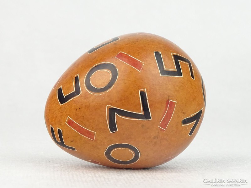 0O028 Faragott festett zsírkő tojás 6.5 cm
