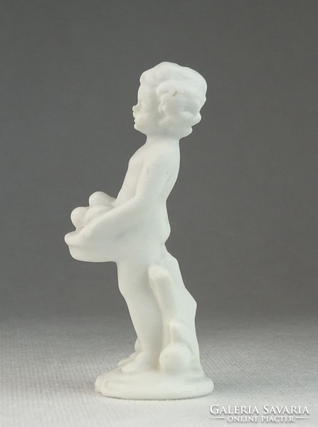 0N937 Régi kis méretű biszkvit porcelán szobor