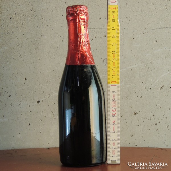 "Törley Extra Rubin" félédes vörös pezsgő címkés pezsgősüveg