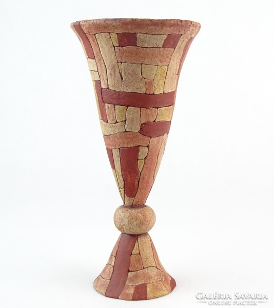 0O293 Jelzett kerámia talpas váza 19 cm