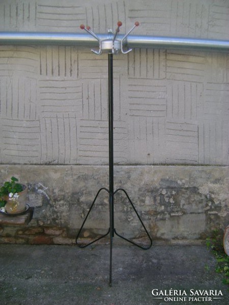 Retro metal standing hanger, standing hanger