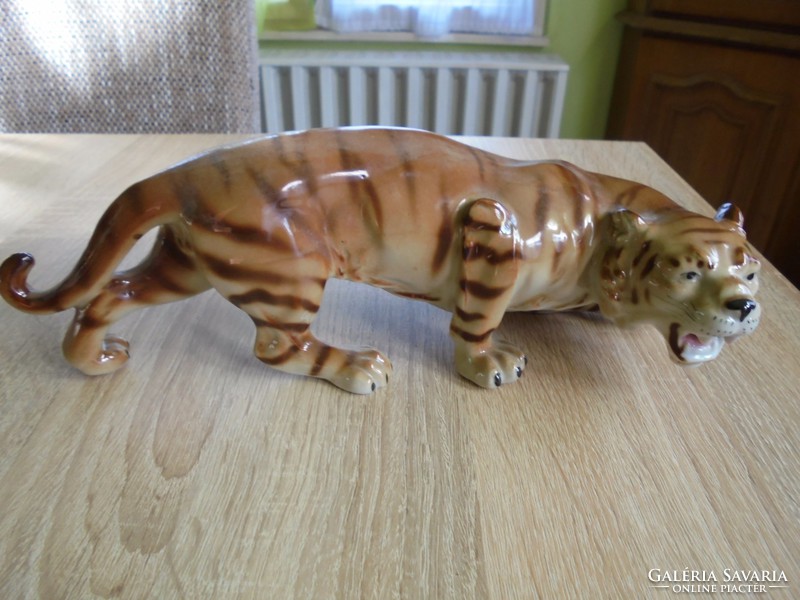 Nagy méretű porcelán tigris figura