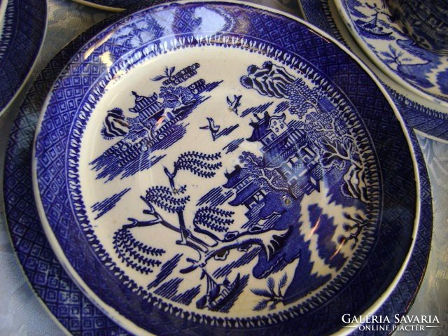 Antik porcelán reggeliző szett a XIX közepéröl. századból igazi műkincs..