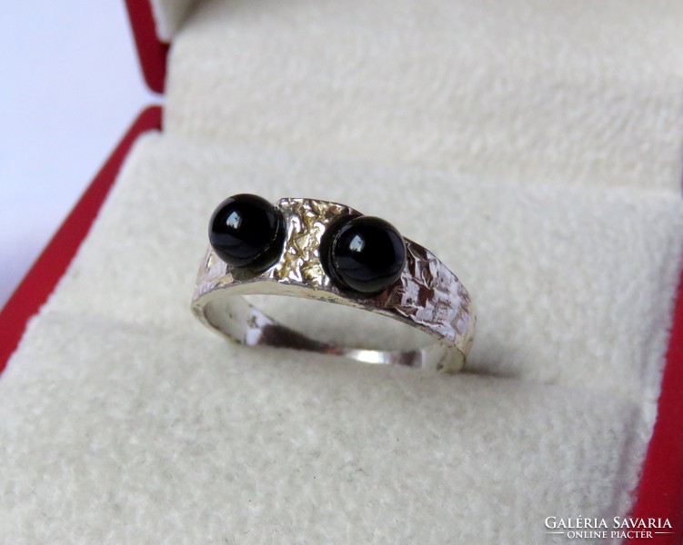 AKCIÓ! - Régi, különleges, kalapált ezüst gyűrű onix gyöngyökkel a 60-as, 70-es évekből