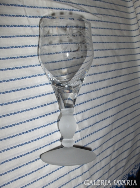 Beautiful stemmed glass goblet - 17 cm - for collectors