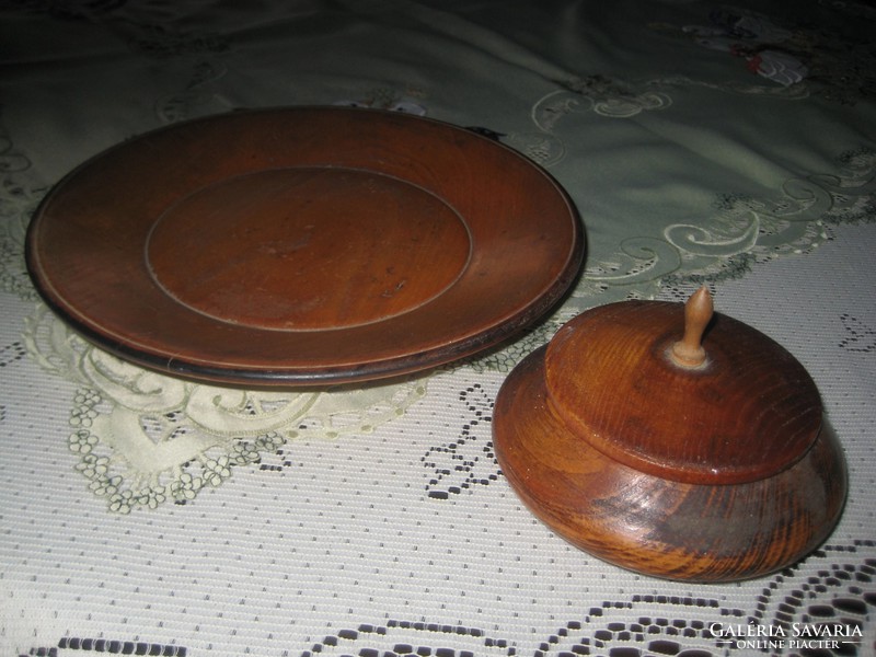 Turned beech wood plate and box 23 cm and 12 cm, from the 60s