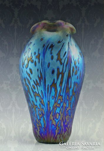 Beautiful large Art Nouveau blown iridescent glass vase