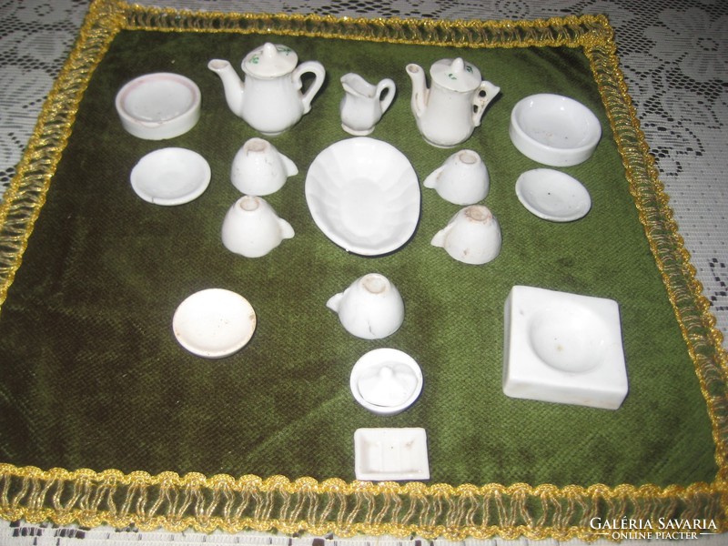 Mini doll service, made of porcelain, 19 pieces