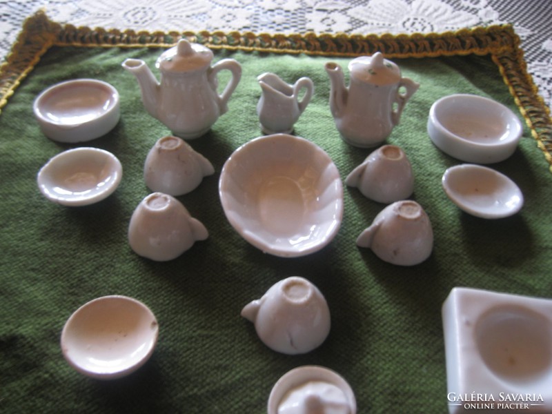Mini baba szervíz , porcelánból ,   19 darabos