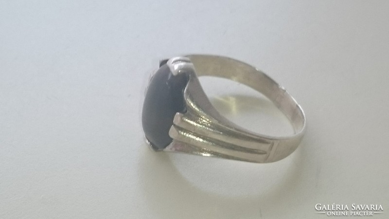 Ezüst gyűrű sötét barna, sötét karamell színű kővel. 925