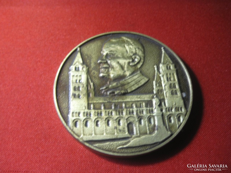 II. Commemorative medal 7 cm, issued to commemorate the visit of Pope János Pál to Pécs