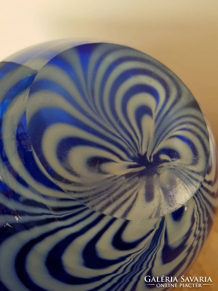 Gyönyörű örvénylő kék Muránói üveg gömb váza
