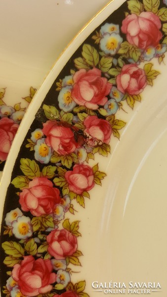 Virágos süteményes tányérok