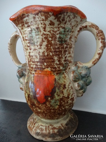 Antik kerámia váza szőlő mintával, jelzett