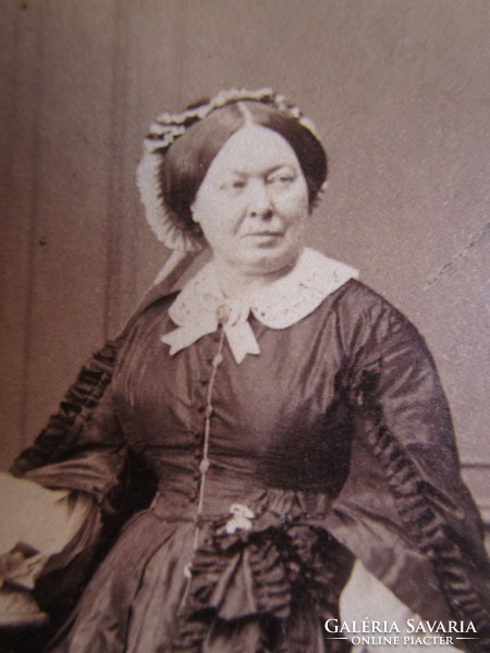 Victoria victoria british english queen flagged cdv photo hardback photo photography approx. 1880