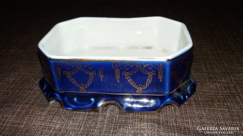 Very old Altwien cobalt blue porcelain sugar cube holder