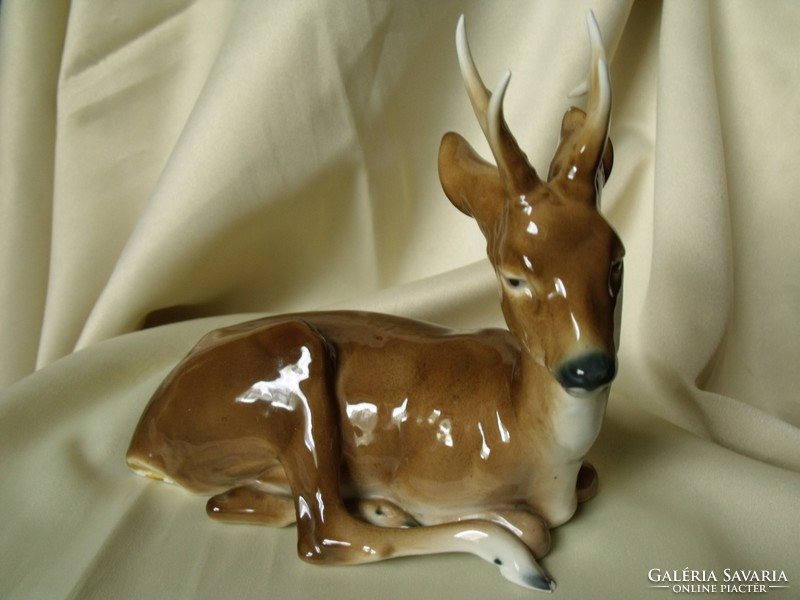 Metzler & Ortloff porcelain deer