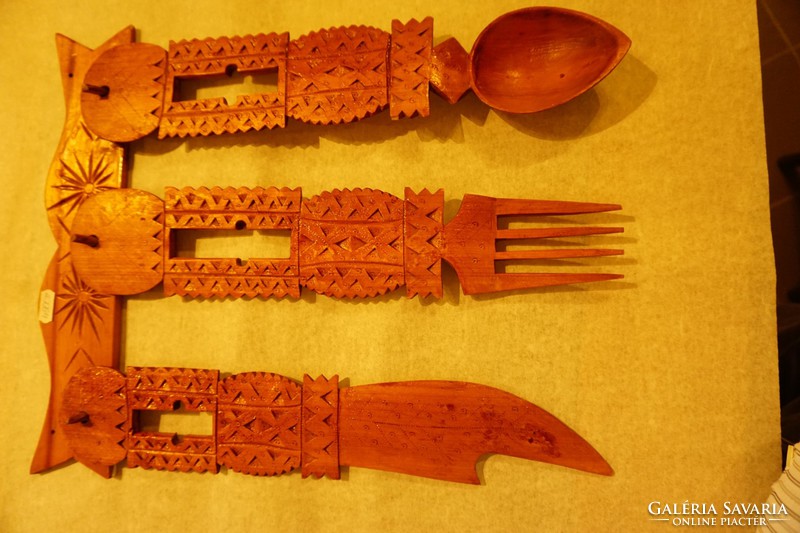 Cutlery set of ornamental wood carving for sale.