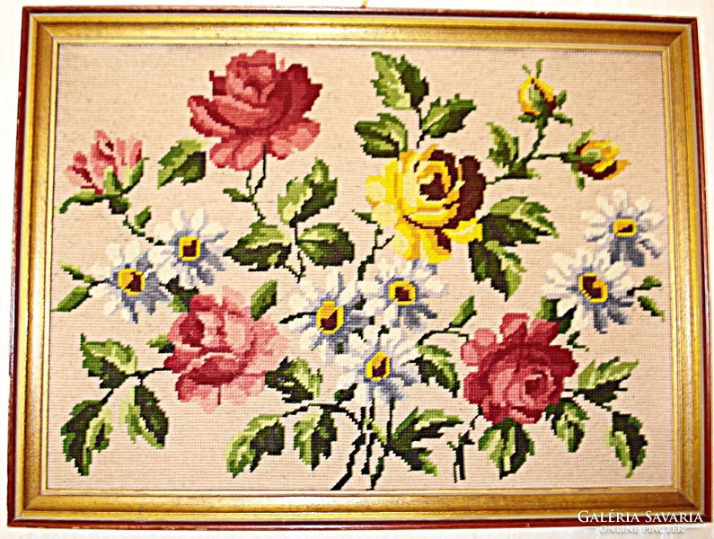 Hand tapestry depicting a bouquet of flowers (roses and daisies)