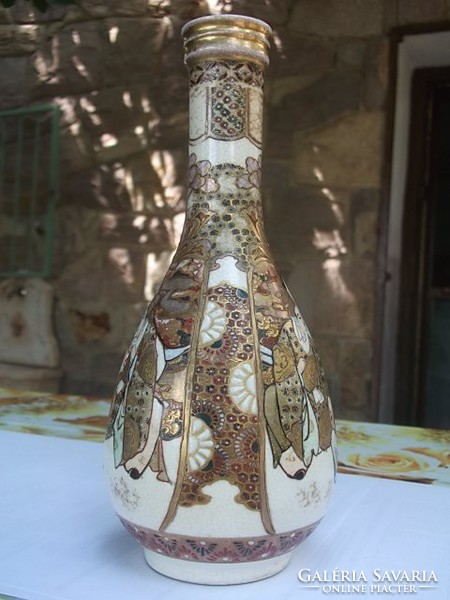 Antik kínai kézifestésű váza jelz.