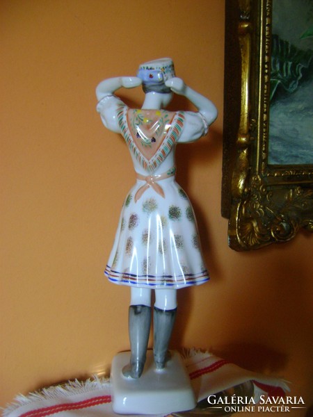 Ravenclaw porcelain queen figure (1)