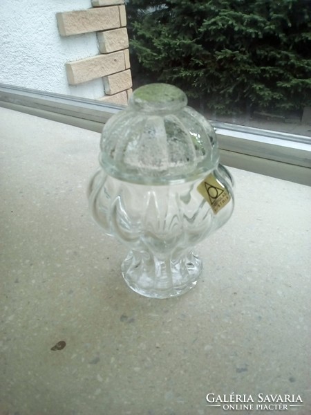 Üveg fedeles váza